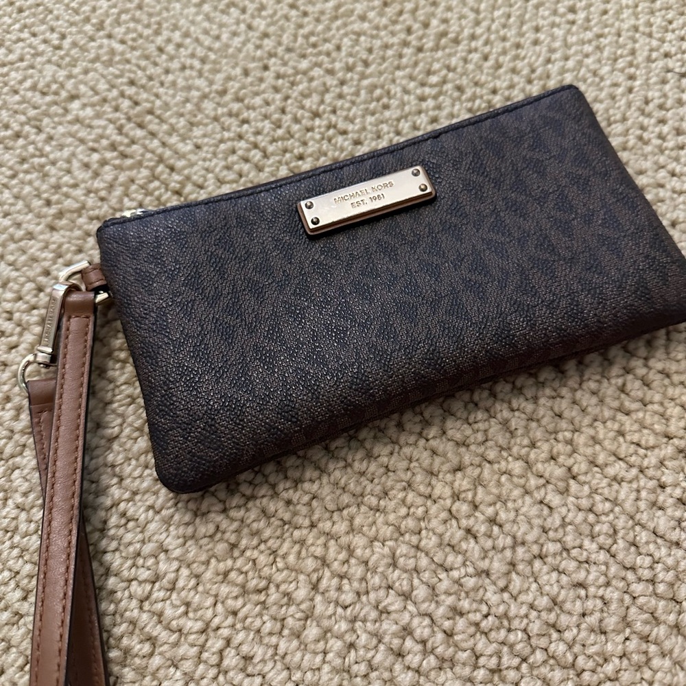 michael kors wristlet purse!